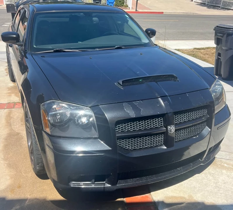 2008 Dodge Magnum SRT8 2nd Gen - Image 2 of 8