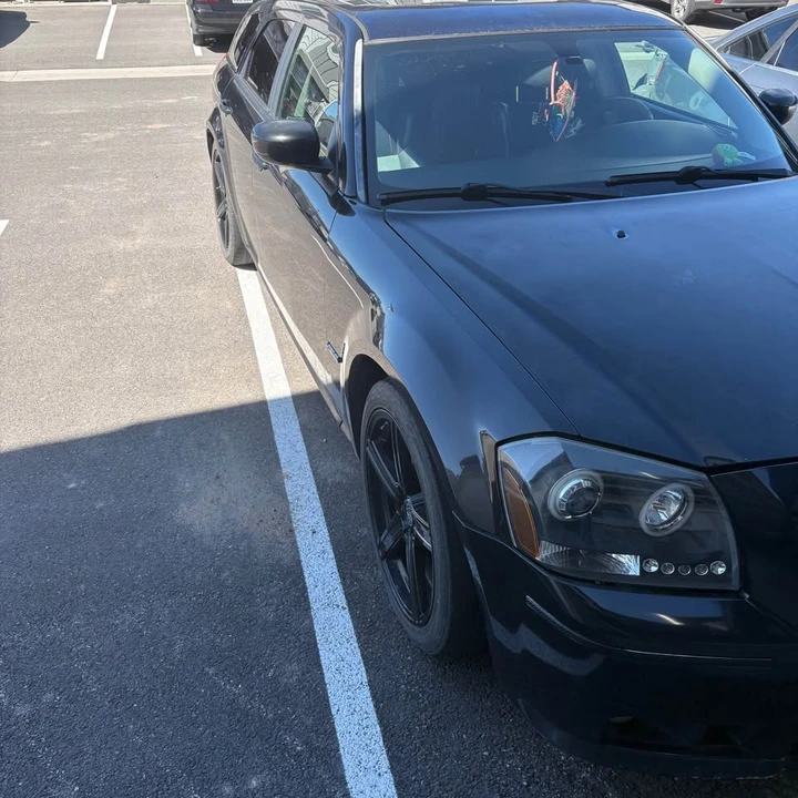 2008 Dodge Magnum SRT8 2nd Gen - Image 2 of 8