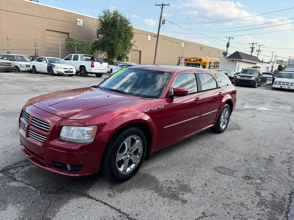 2008 Dodge Magnum 2nd Gen Wagon - Image 2 of 9
