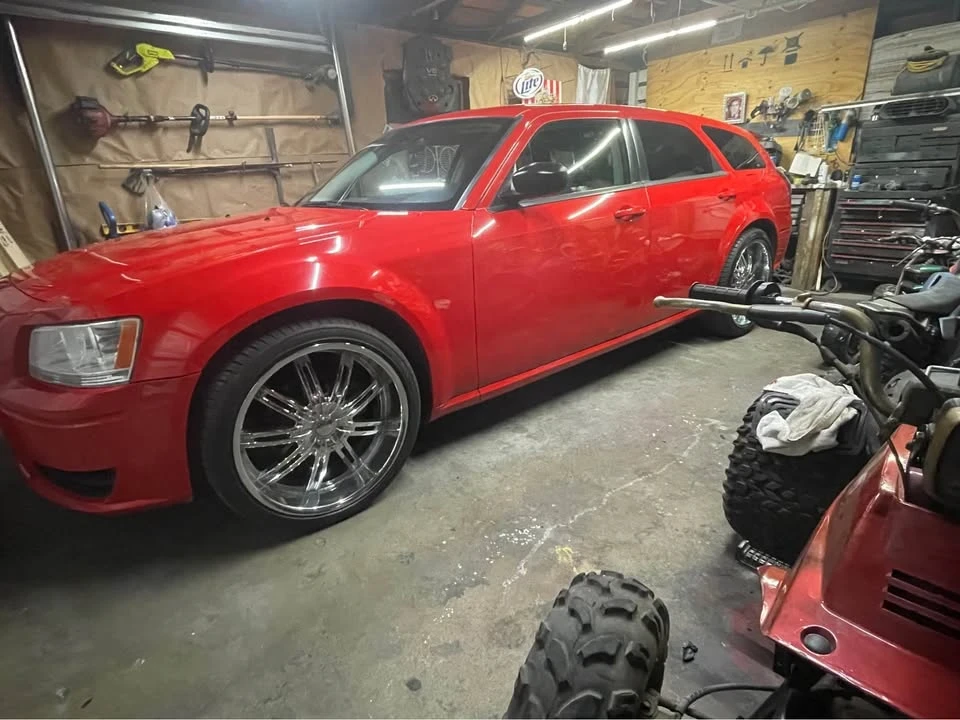 2008 Dodge Magnum 2nd Gen Wagon - Image 2 of 13