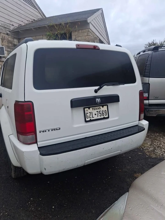 2008 Dodge Nitro - Image 2 of 5