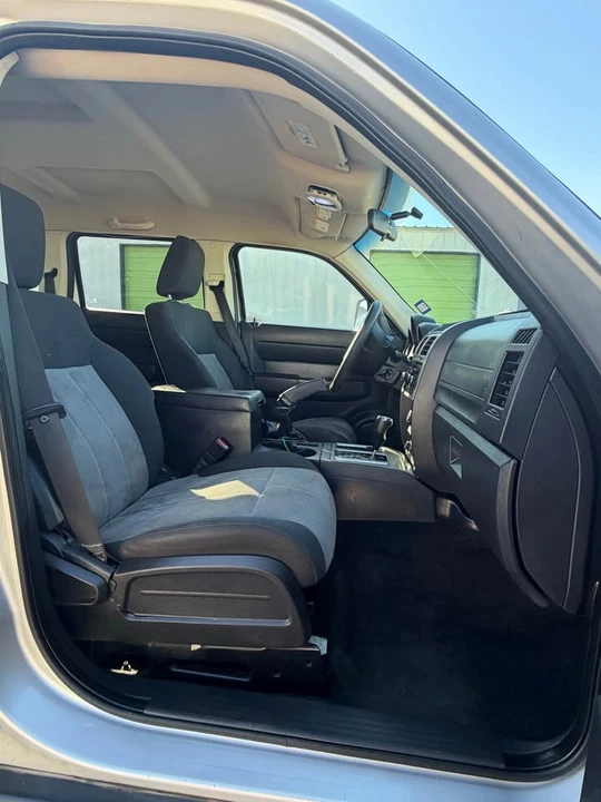 2008 Dodge Nitro - Image 11 of 12