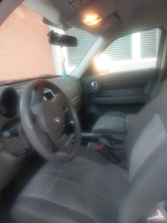 2008 Dodge Nitro - Image 2 of 7
