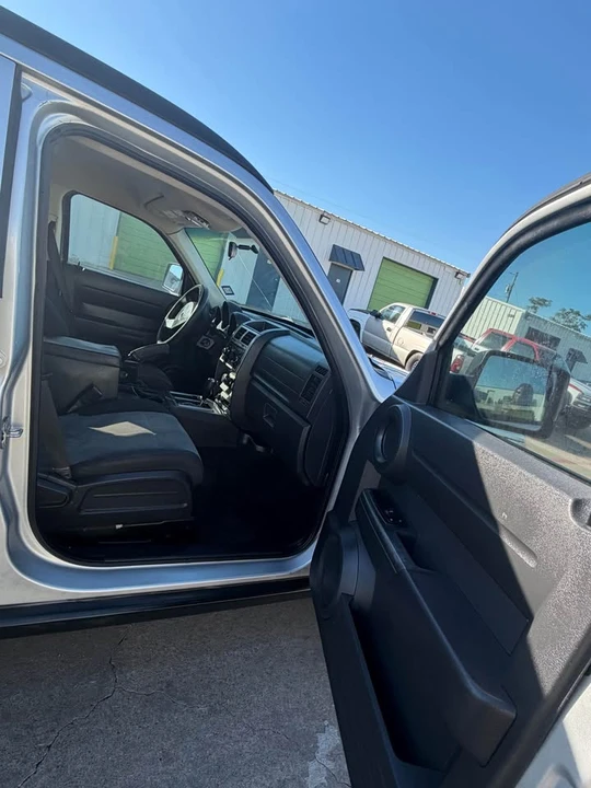 2008 Dodge Nitro - Image 9 of 12