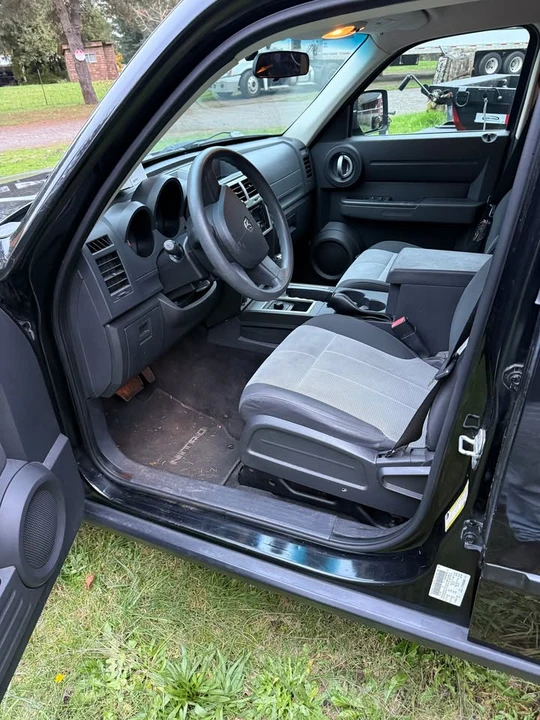 2008 Dodge Nitro - Image 2 of 6