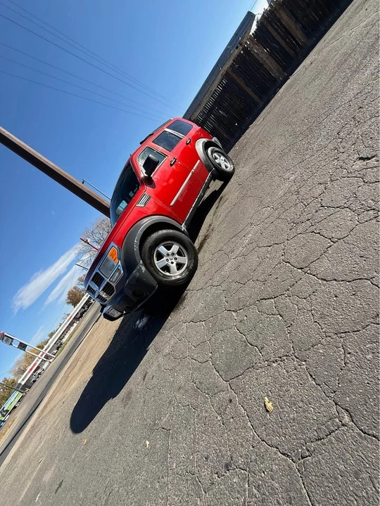 2008 Dodge Nitro - Image 9 of 15