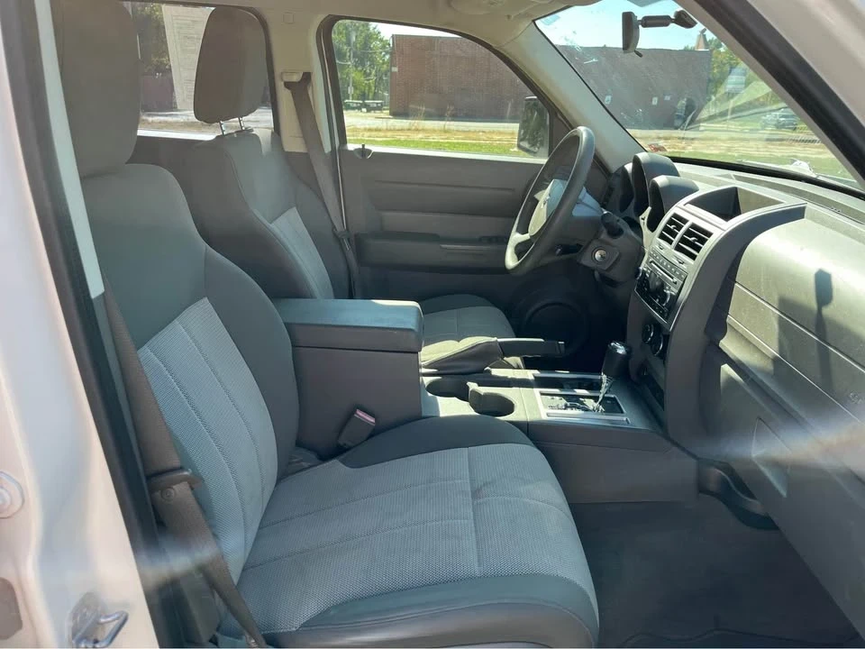 2008 Dodge Nitro - Image 6 of 12