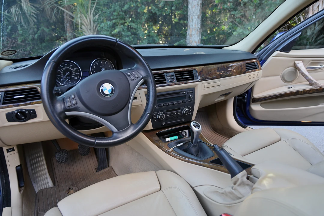 2008 BMW E90 3 Series Sedan - Image 3 of 5