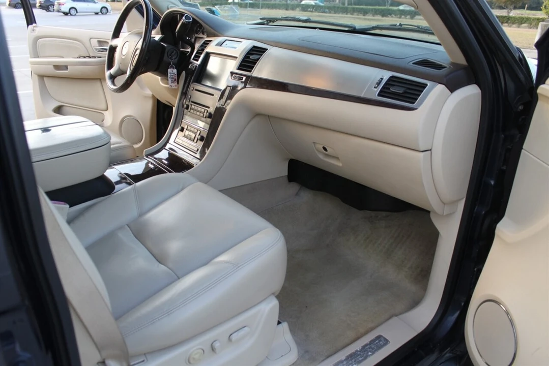 2008 Cadillac Escalade & EXT 3rd Gen - Image 17 of 21