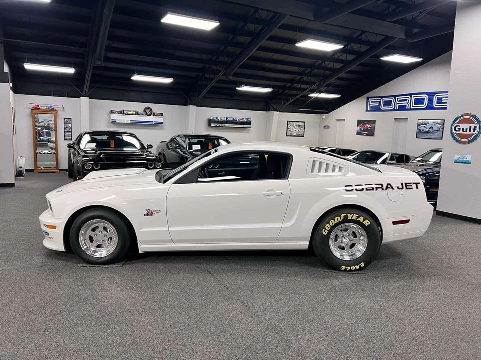 2008 Ford S197 Mustang - Image 2 of 11