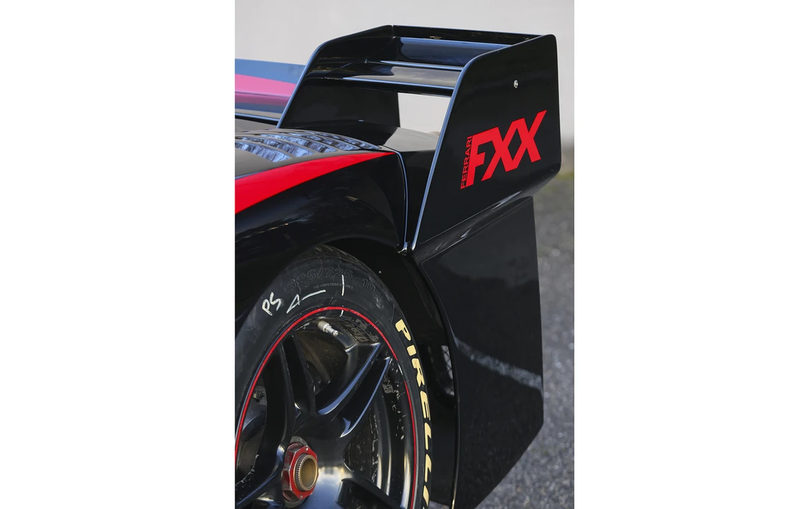 2008 Ferrari Enzo - Image 13 of 23