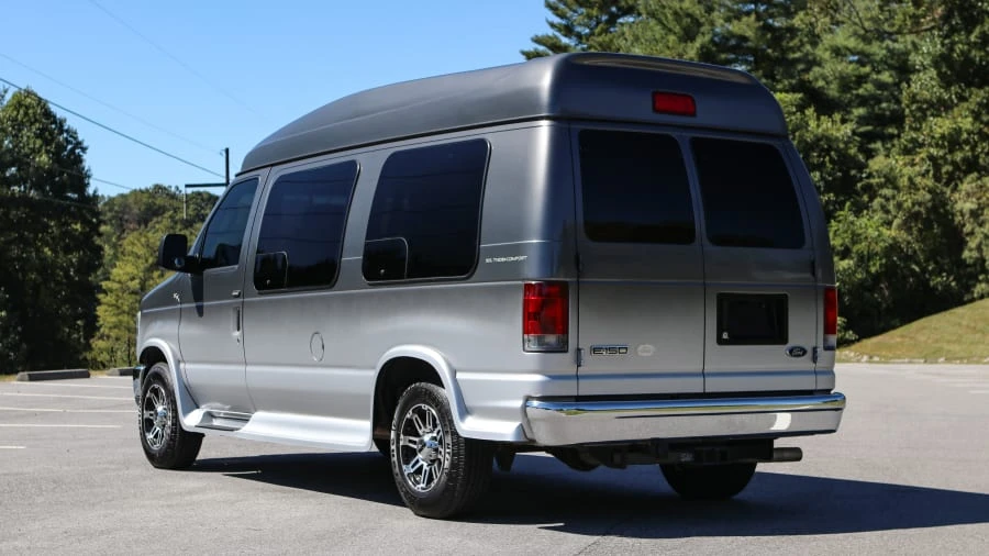 2008 Ford Econoline Van - Image 2 of 31