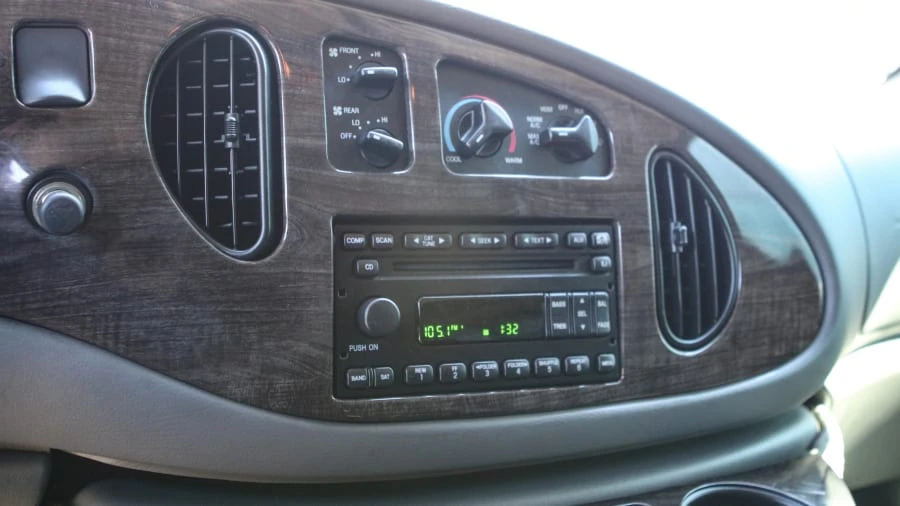 2008 Ford Econoline Van - Image 17 of 31