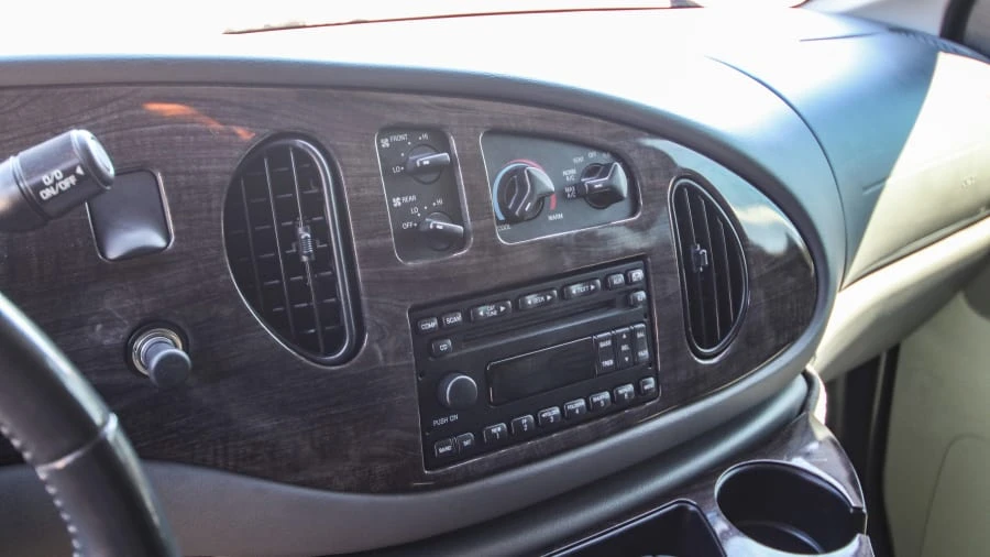 2008 Ford Econoline Van - Image 19 of 31