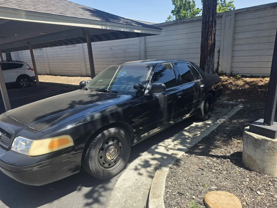 2008 Ford Crown Victoria - Image 2 of 3