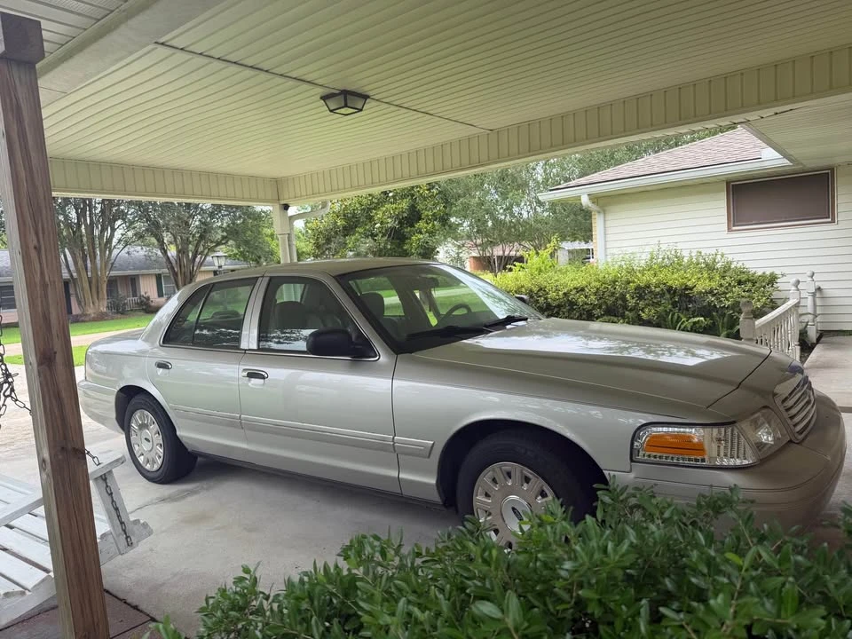 2008 Ford Crown Victoria - Image 9 of 11
