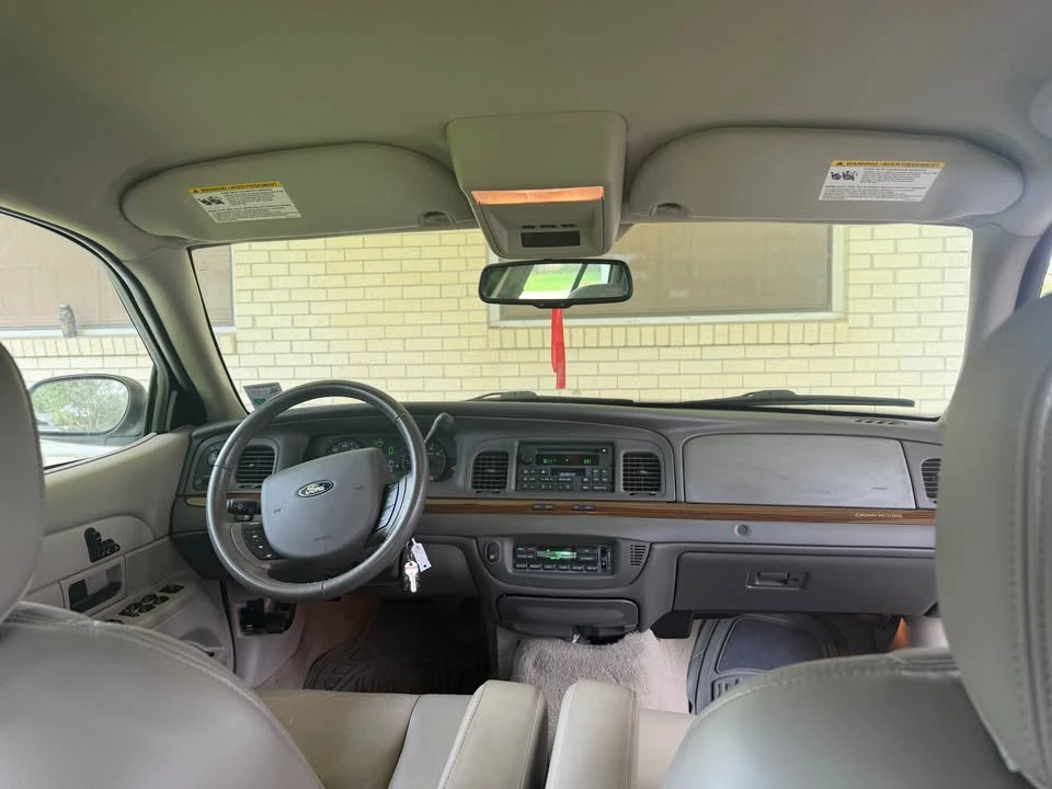 2008 Ford Crown Victoria - Image 3 of 11