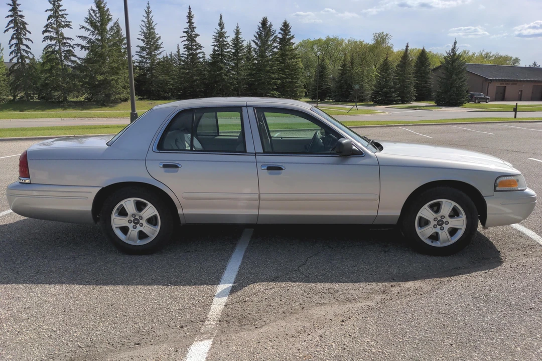 2008 Ford Crown Victoria - Image 3 of 13