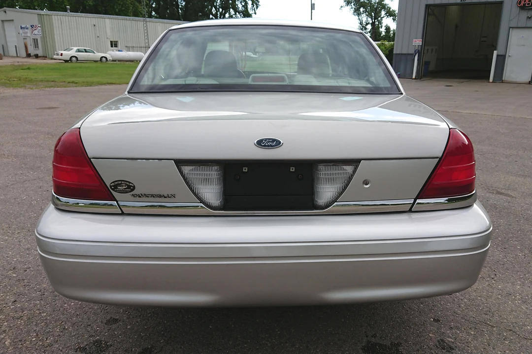 2008 Ford Crown Victoria - Image 5 of 13