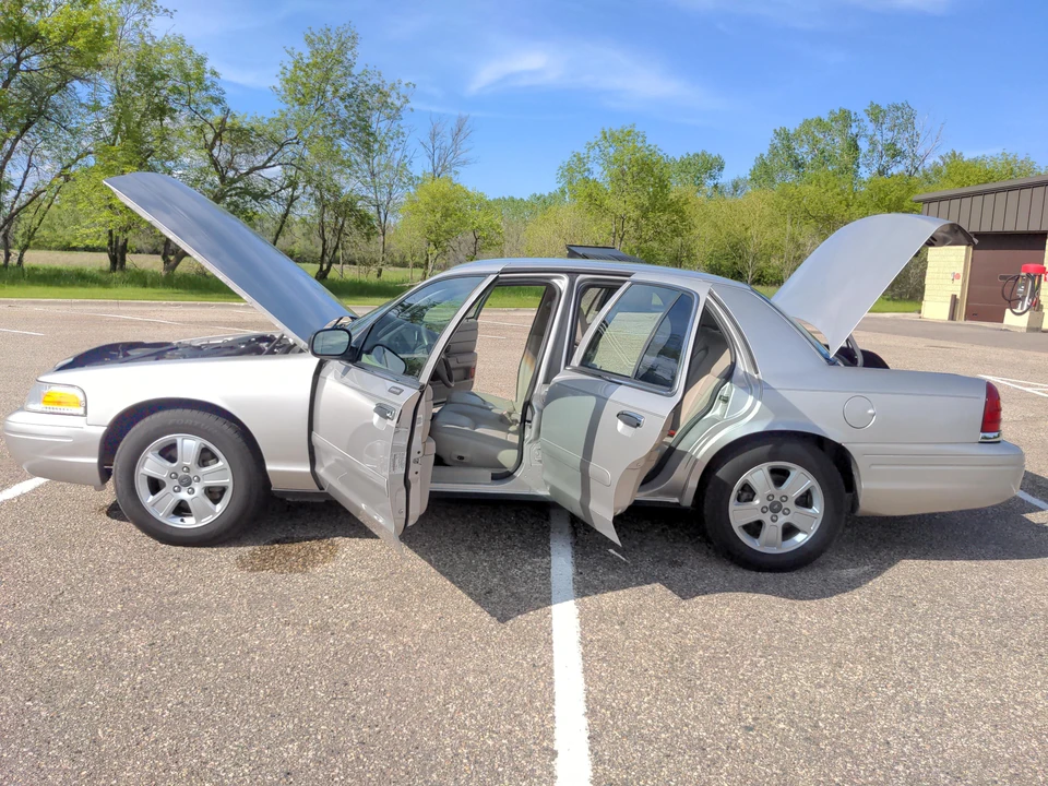 2008 Ford Crown Victoria - Image 12 of 13