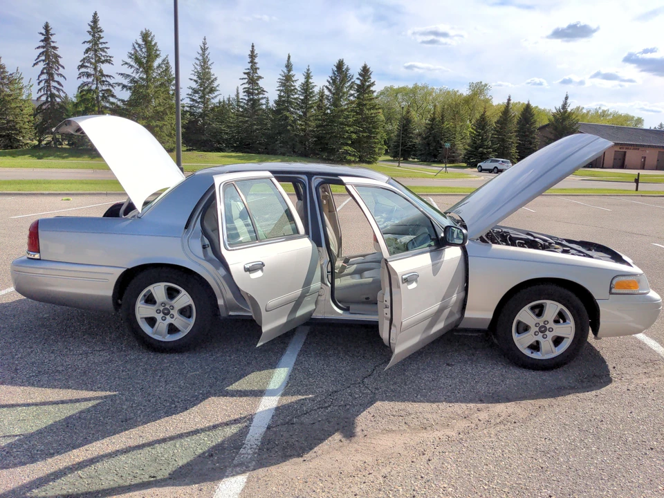 2008 Ford Crown Victoria - Image 13 of 13