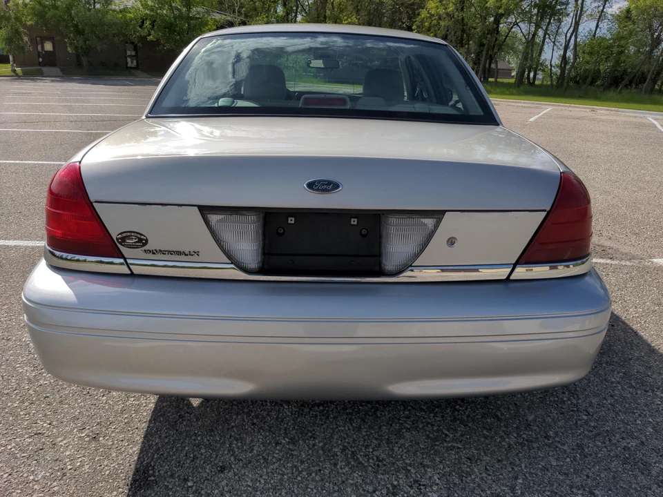 2008 Ford Crown Victoria - Image 9 of 13