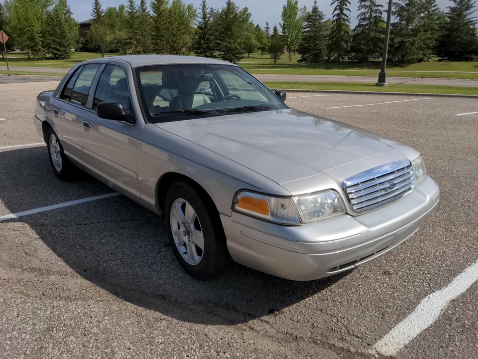 2008 Ford Crown Victoria - Image 11 of 13