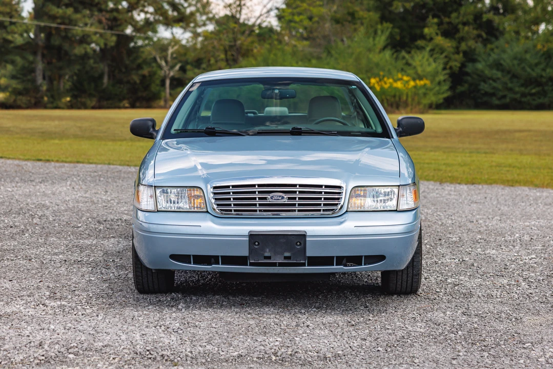 2008 Ford Crown Victoria - Image 2 of 31