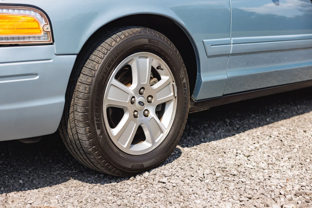 2008 Ford Crown Victoria - Image 25 of 31