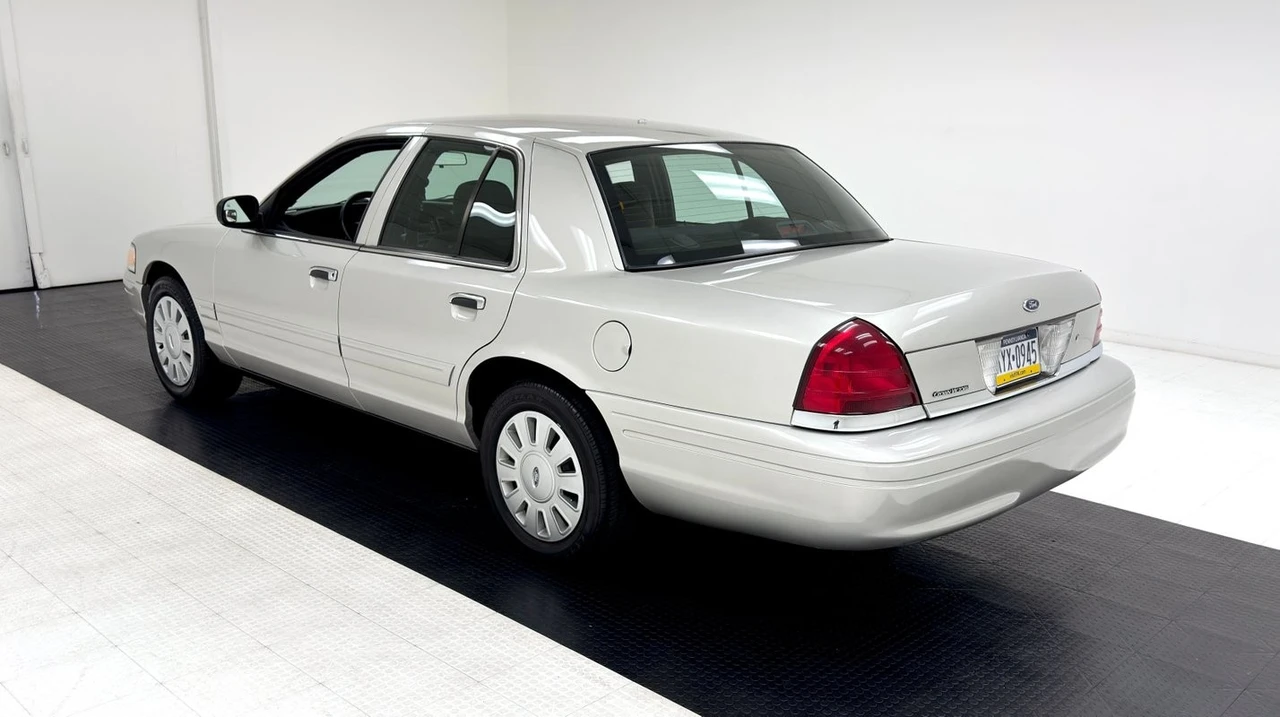2008 Ford Crown Victoria - Image 3 of 12