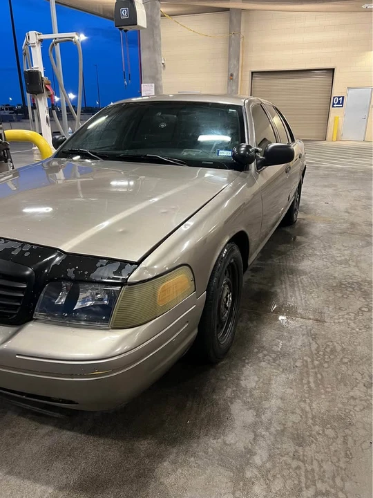 2008 Ford Crown Victoria - Image 2 of 7