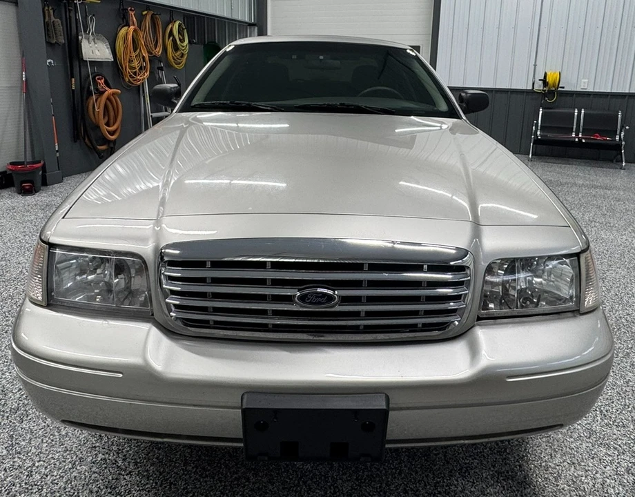 2008 Ford Crown Victoria - Image 2 of 21