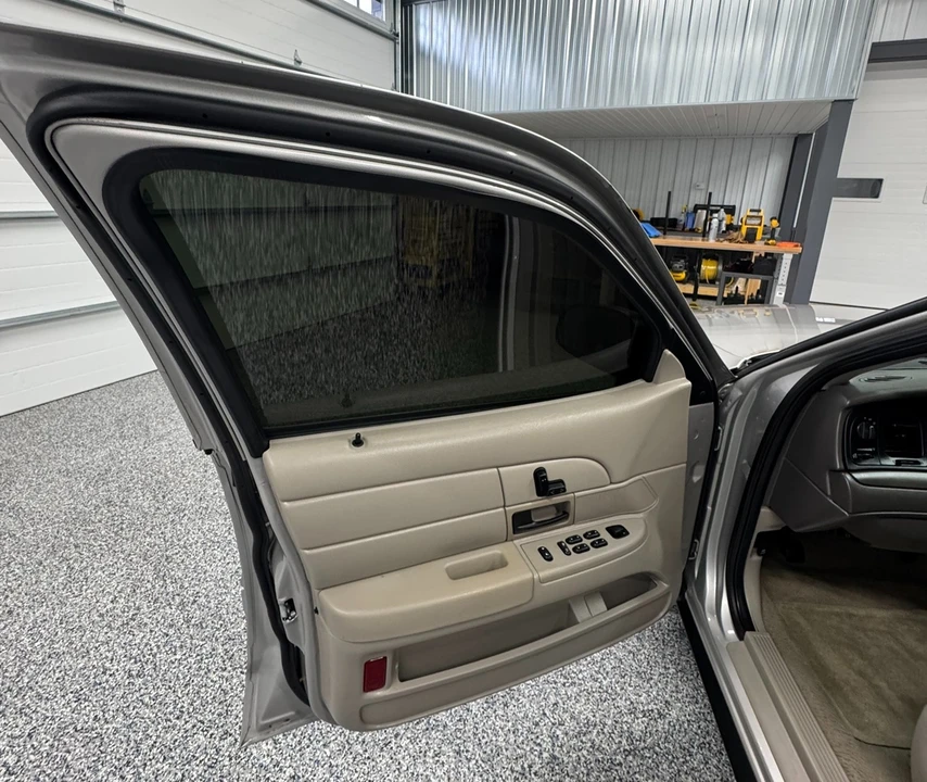 2008 Ford Crown Victoria - Image 10 of 21