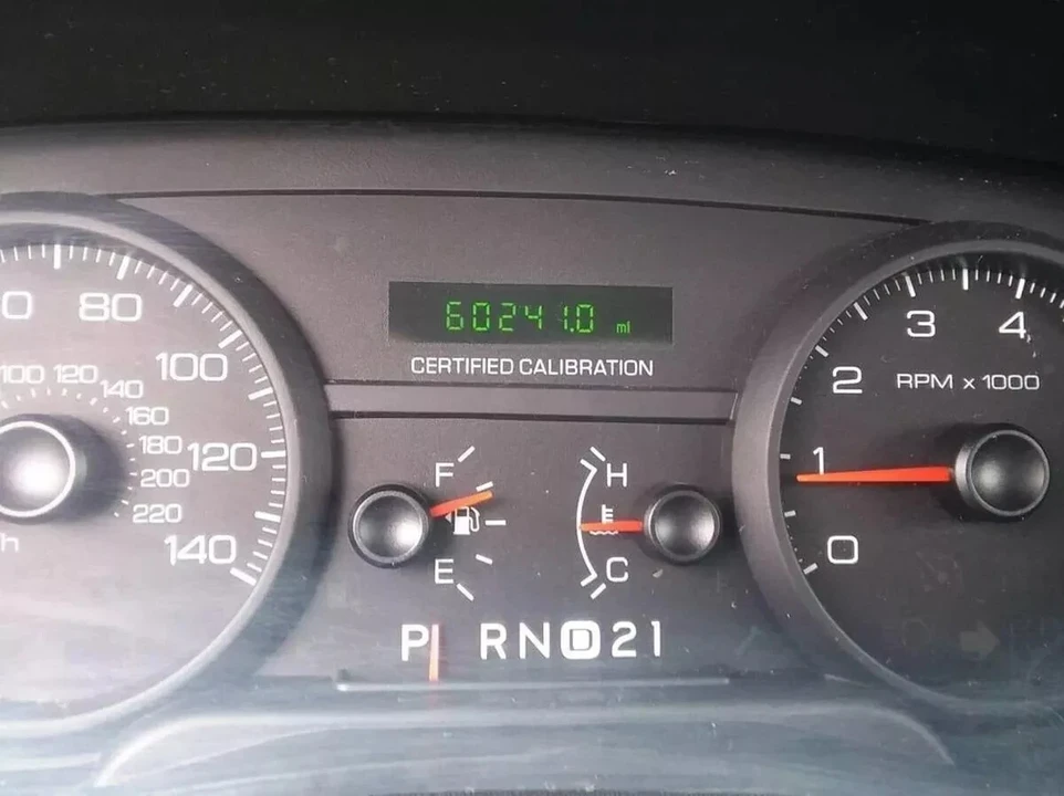 2008 Ford Crown Victoria - Image 2 of 20