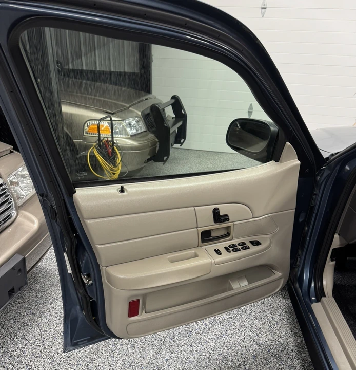 2008 Ford Crown Victoria - Image 10 of 21