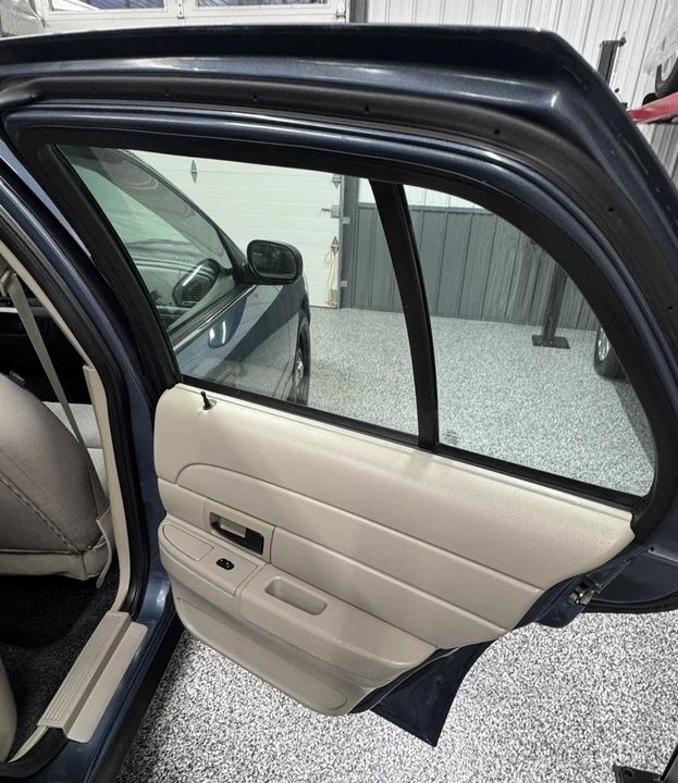 2008 Ford Crown Victoria - Image 17 of 21