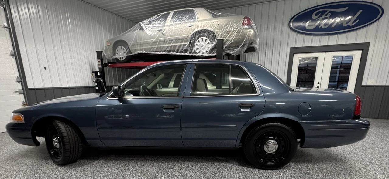 2008 Ford Crown Victoria - Image 2 of 21
