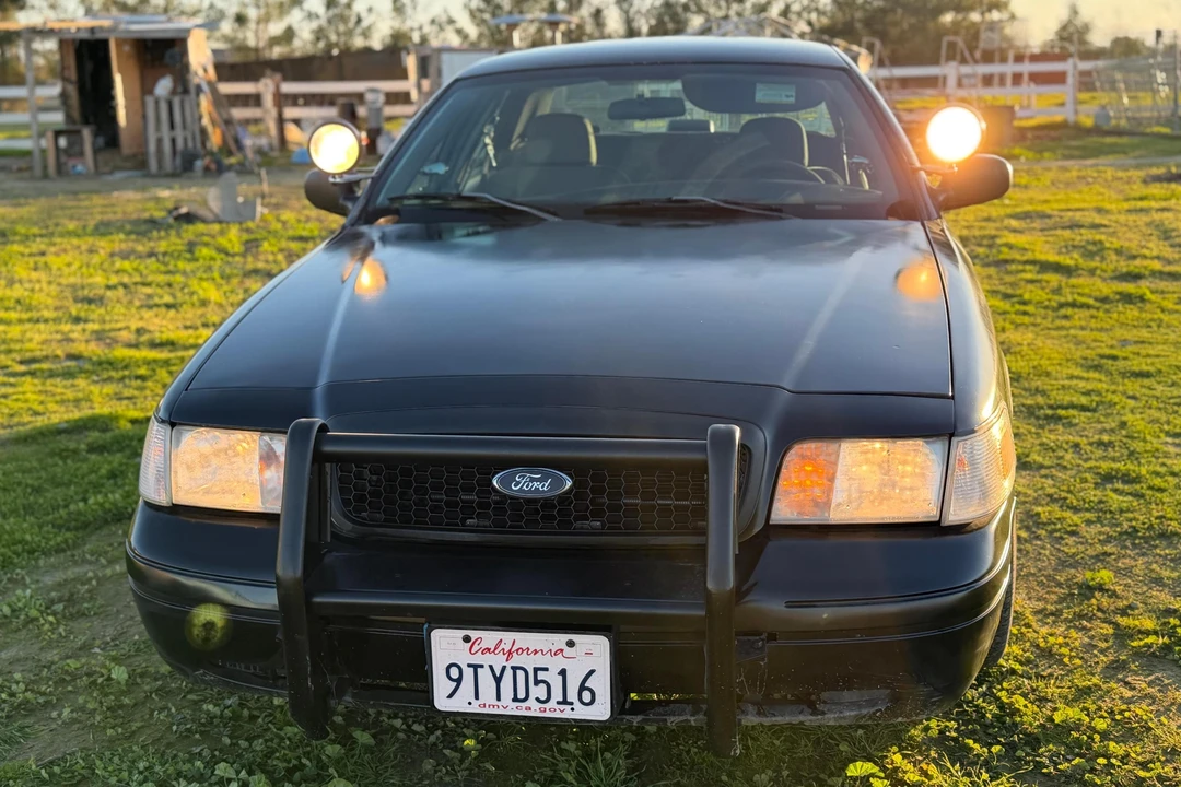 2008 Ford Crown Victoria - Image 2 of 31