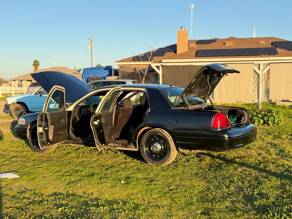 2008 Ford Crown Victoria - Image 8 of 31