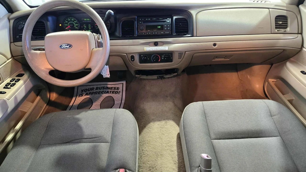 2008 Ford Crown Victoria - Image 11 of 20