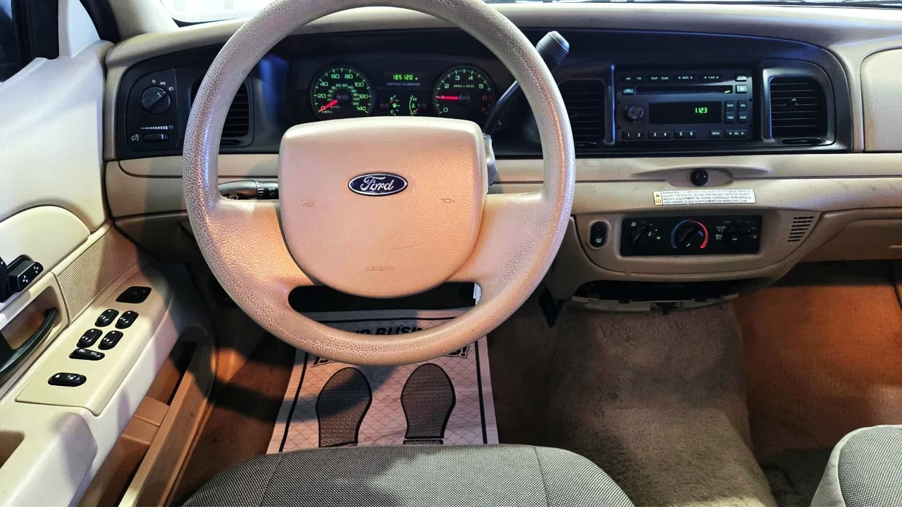 2008 Ford Crown Victoria - Image 12 of 20