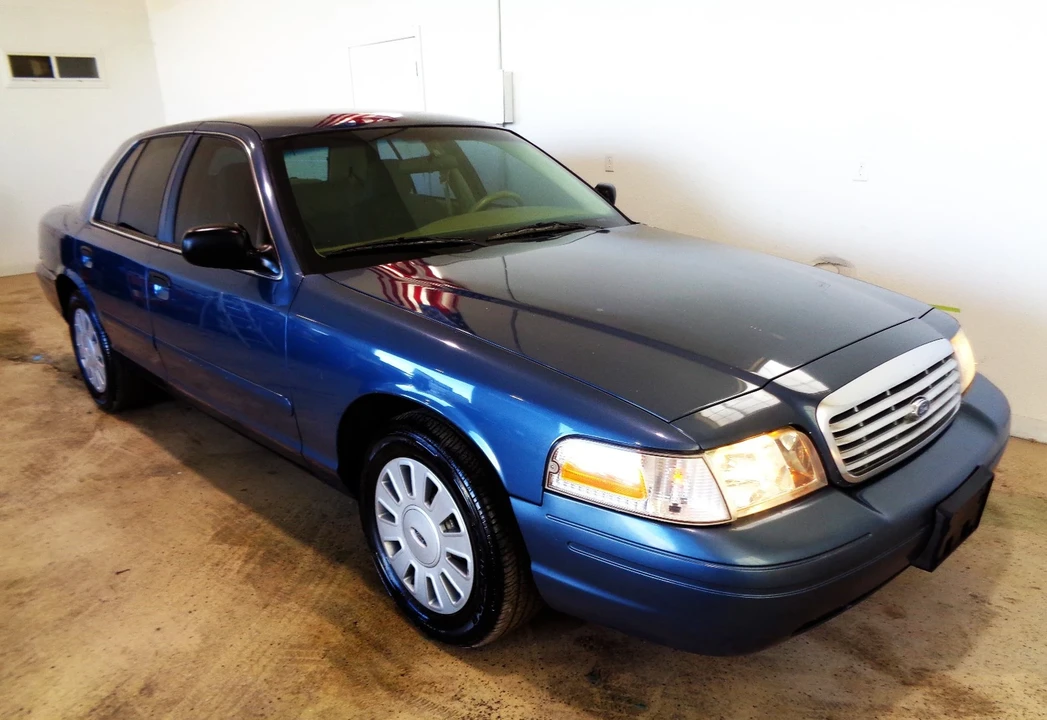 2008 Ford Crown Victoria - Image 2 of 20