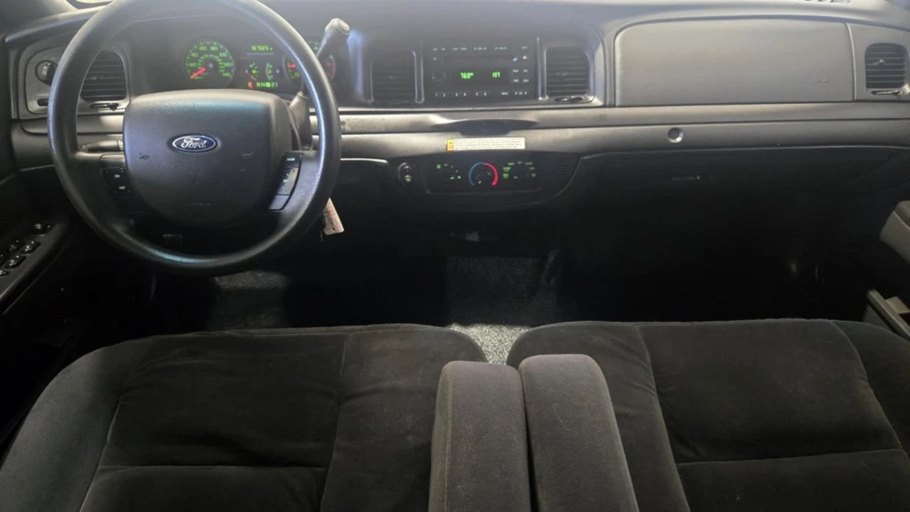 2008 Ford Crown Victoria - Image 16 of 21
