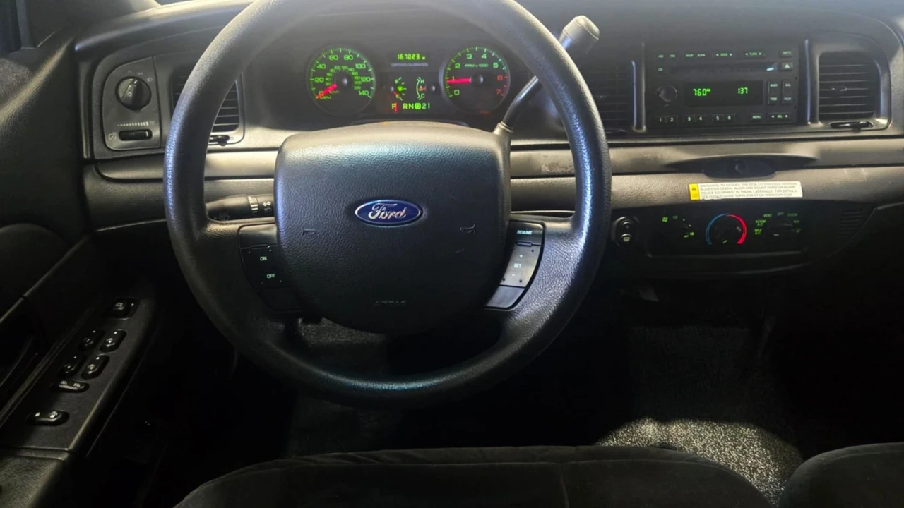2008 Ford Crown Victoria - Image 17 of 21