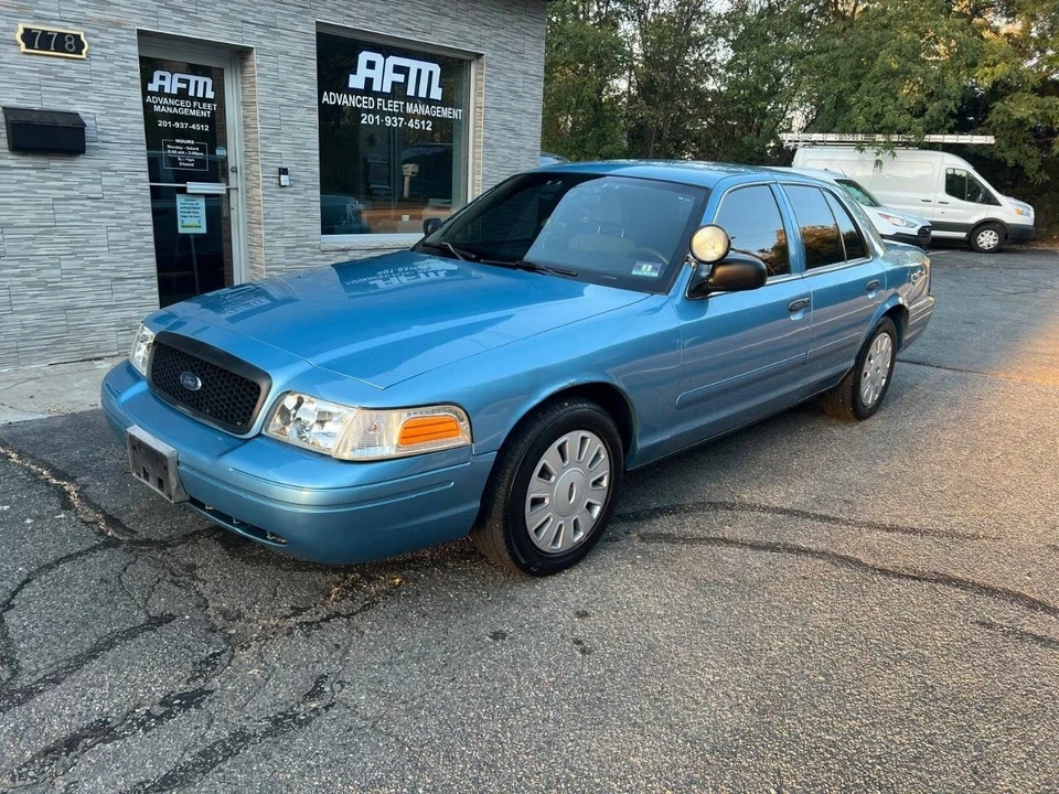 2008 Ford Crown Victoria - Image 2 of 12