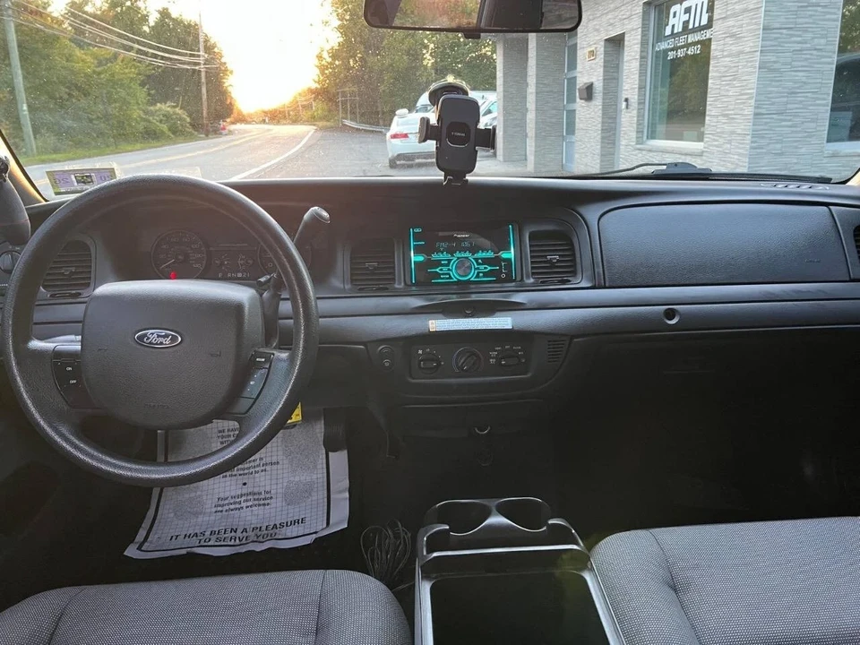 2008 Ford Crown Victoria - Image 14 of 15