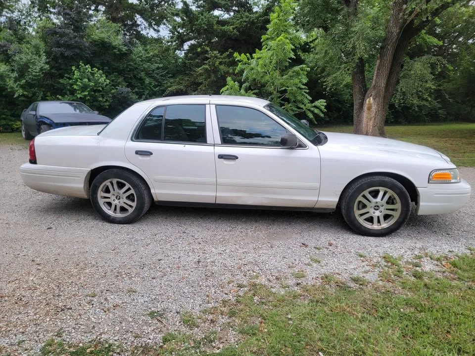 2008 Ford Crown Victoria - Image 3 of 18
