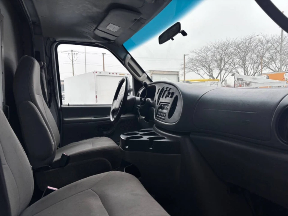 2008 Ford Econoline Van - Image 10 of 12