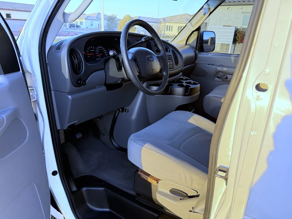 2008 Ford Econoline Van - Image 16 of 21