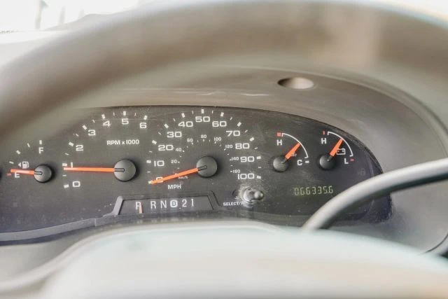 2008 Ford Econoline Van - Image 10 of 31
